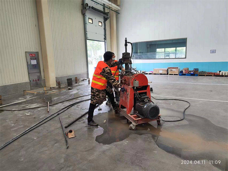 西固厂房地面下沉塌陷注浆加固施工